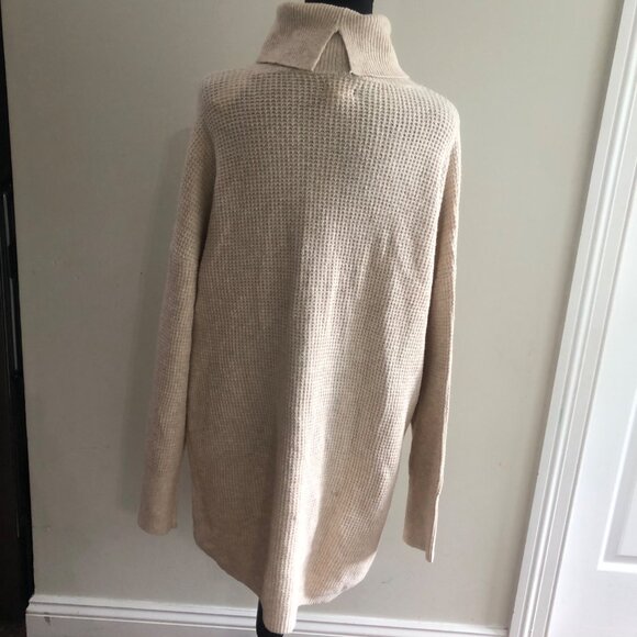 Aerie‎ Cozy Oversized Beige Turtleneck Sweater Casual & Warm Size Medium NWT - Picture 9 of 11